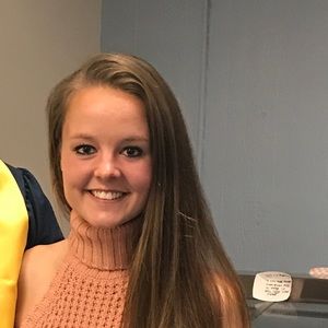 Meet your Posher, Addie